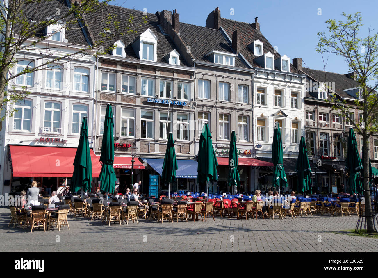 Caffè in piazza del mercato, Markt, Maastricht, Paesi Bassi Foto Stock