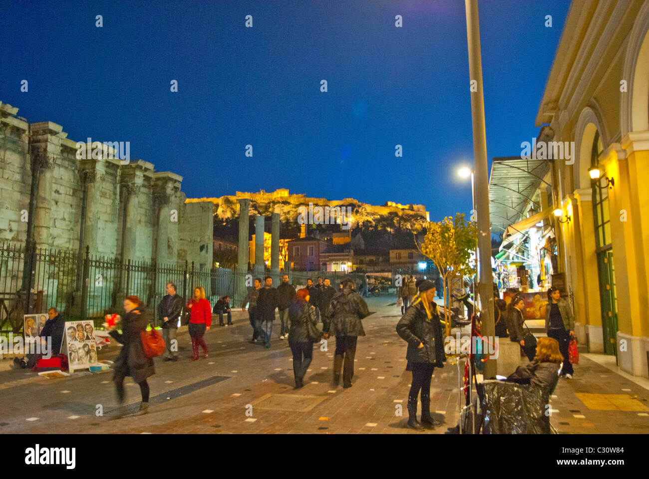 Atene domina la periferia Attica ed è una delle città più antiche del mondo, come la sua storia registrata abbraccia circa 3.400 sì Foto Stock