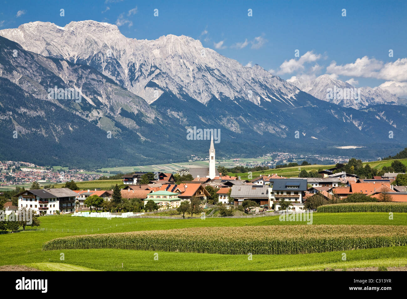 La città di Aldrans vicino a Innsbruck, Austria. Foto Stock