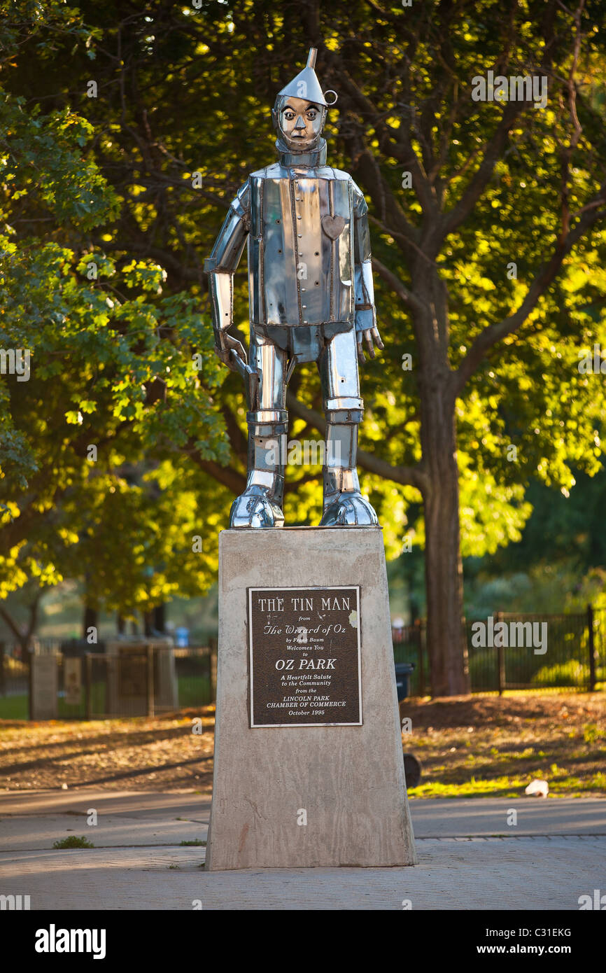 Statua di uomo di stagno da The Wizard of Oz in Oz Park di Chicago, IL, Stati Uniti d'America. Foto Stock