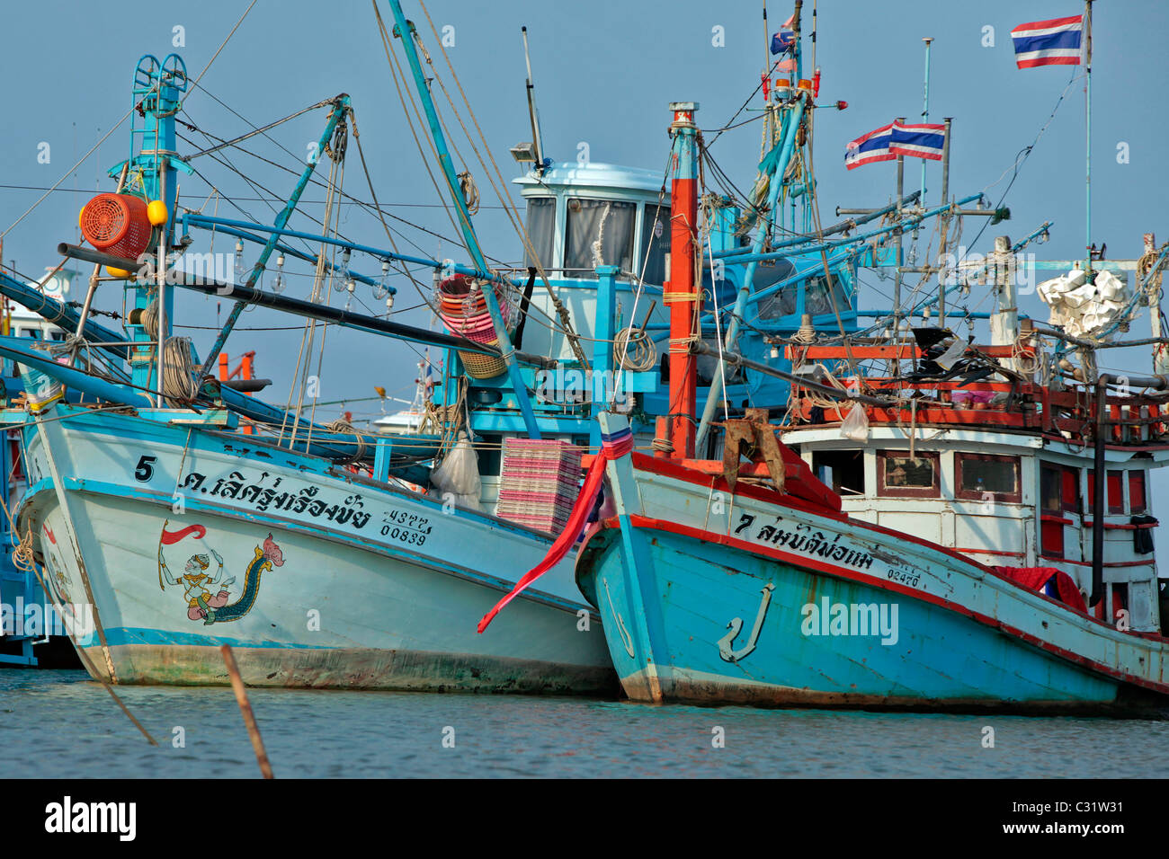 Le barche dei pescatori, PORTO DI PESCA DI BANG SAPHAN, Thailandia, ASIA Foto Stock