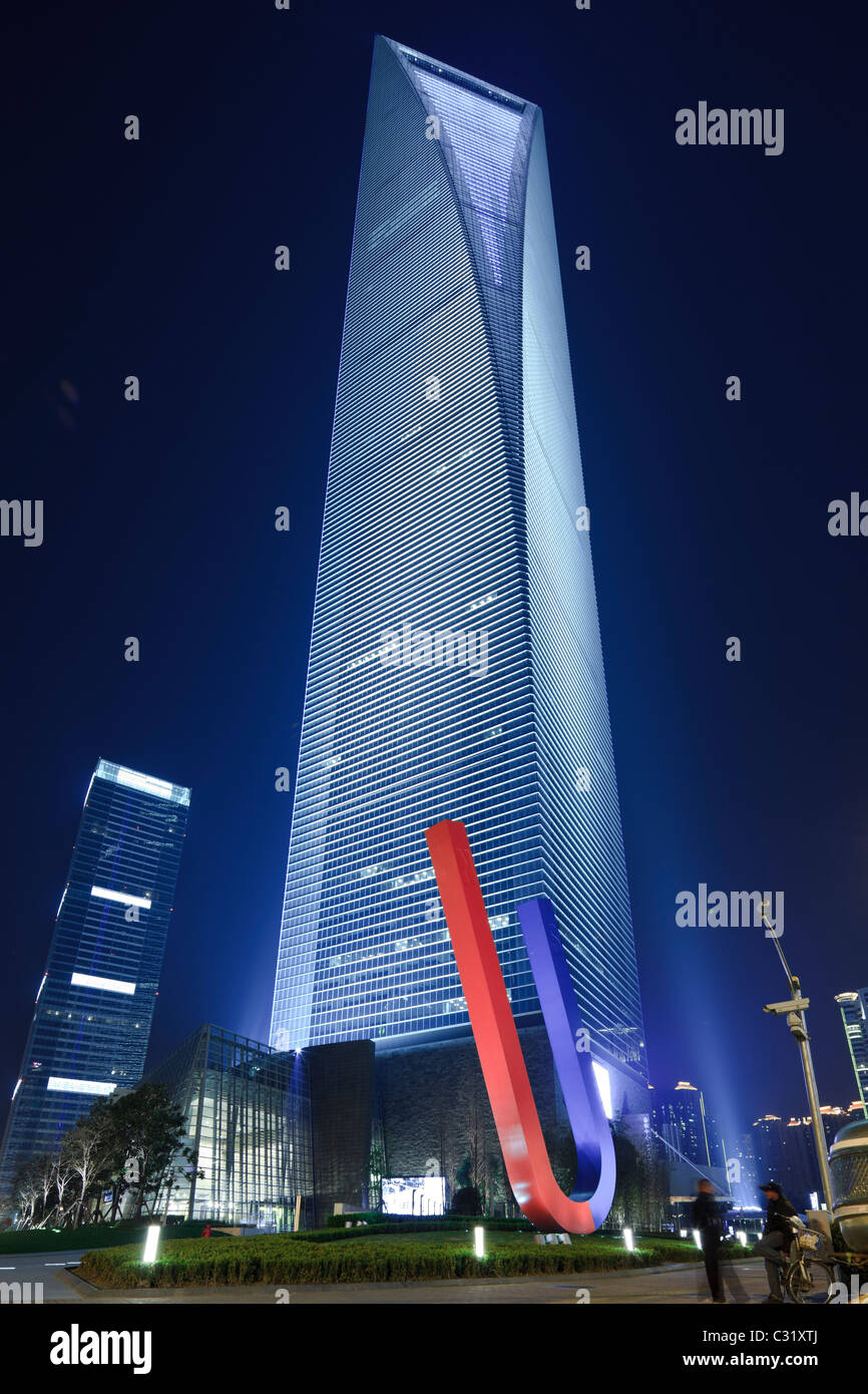 Vista serale del World Financial Center di Shanghai nel Distretto di Pudong di Shanghai. Foto Stock