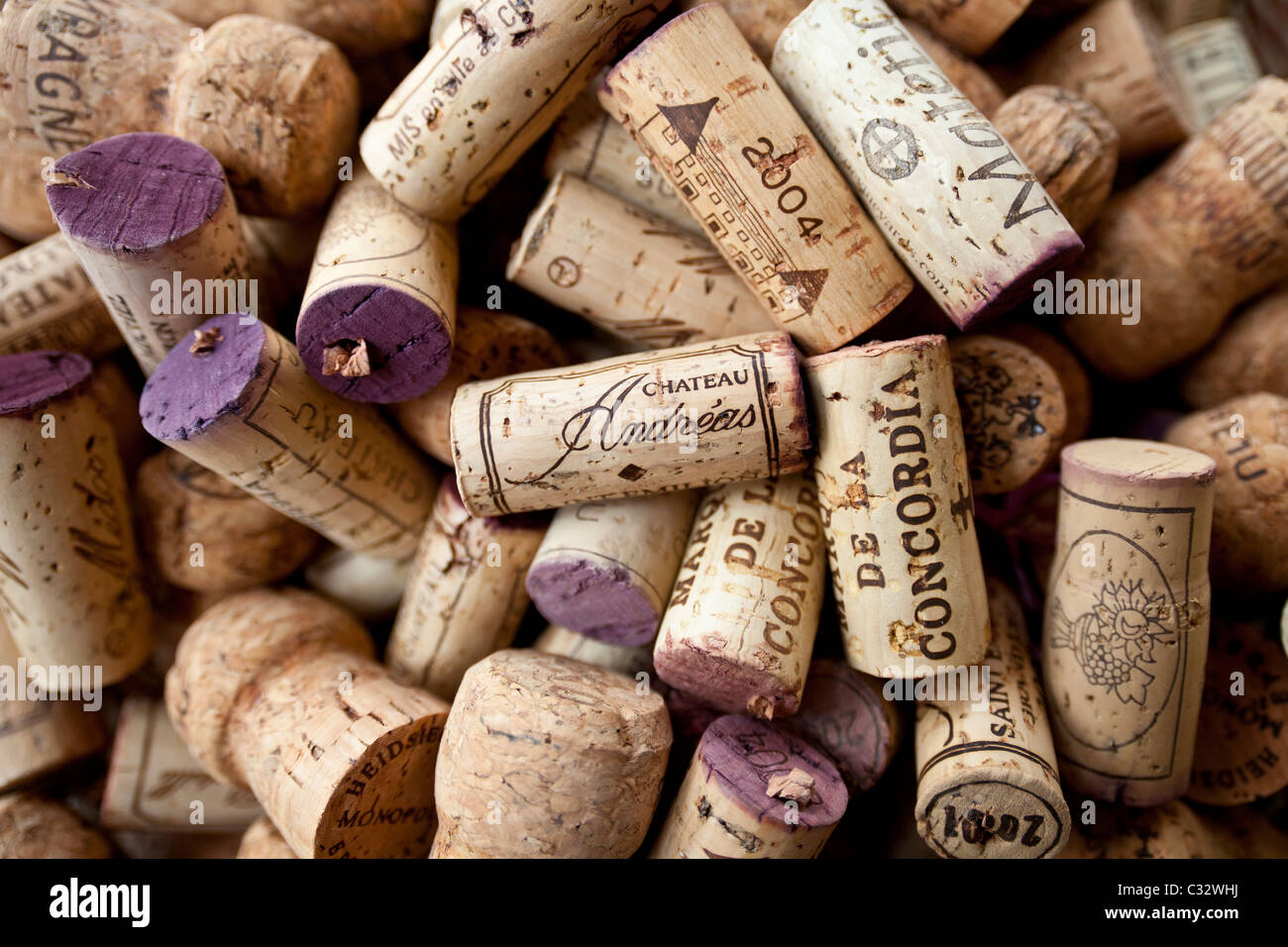 I tappi di sughero da bottiglie di vino dalla Spagna e Francia Foto Stock