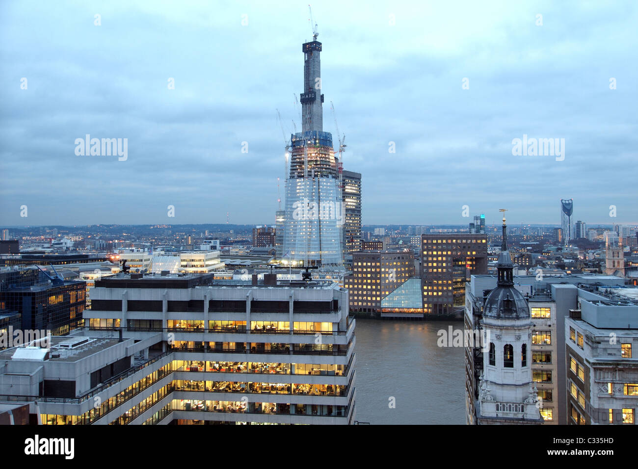 Il frammento di vetro edificio in costruzione nel 2010 in Londra Inghilterra Gran Bretagna UK progettato da Renzo Piano Foto Stock