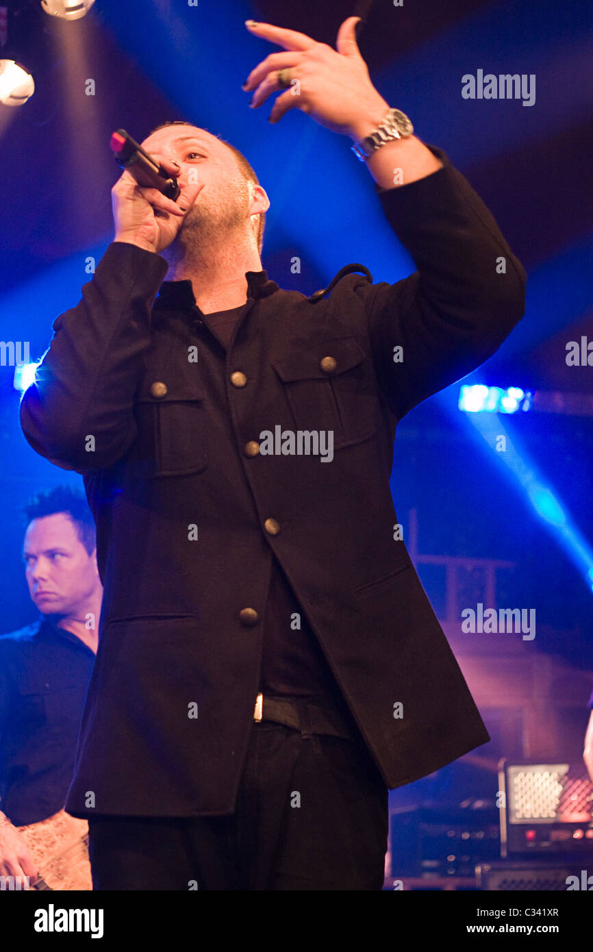 Justin Furstenfeld di blu ottobre esegue al MIDEM evento musicale Cannes, Francia - 20.01.09 Foto Stock