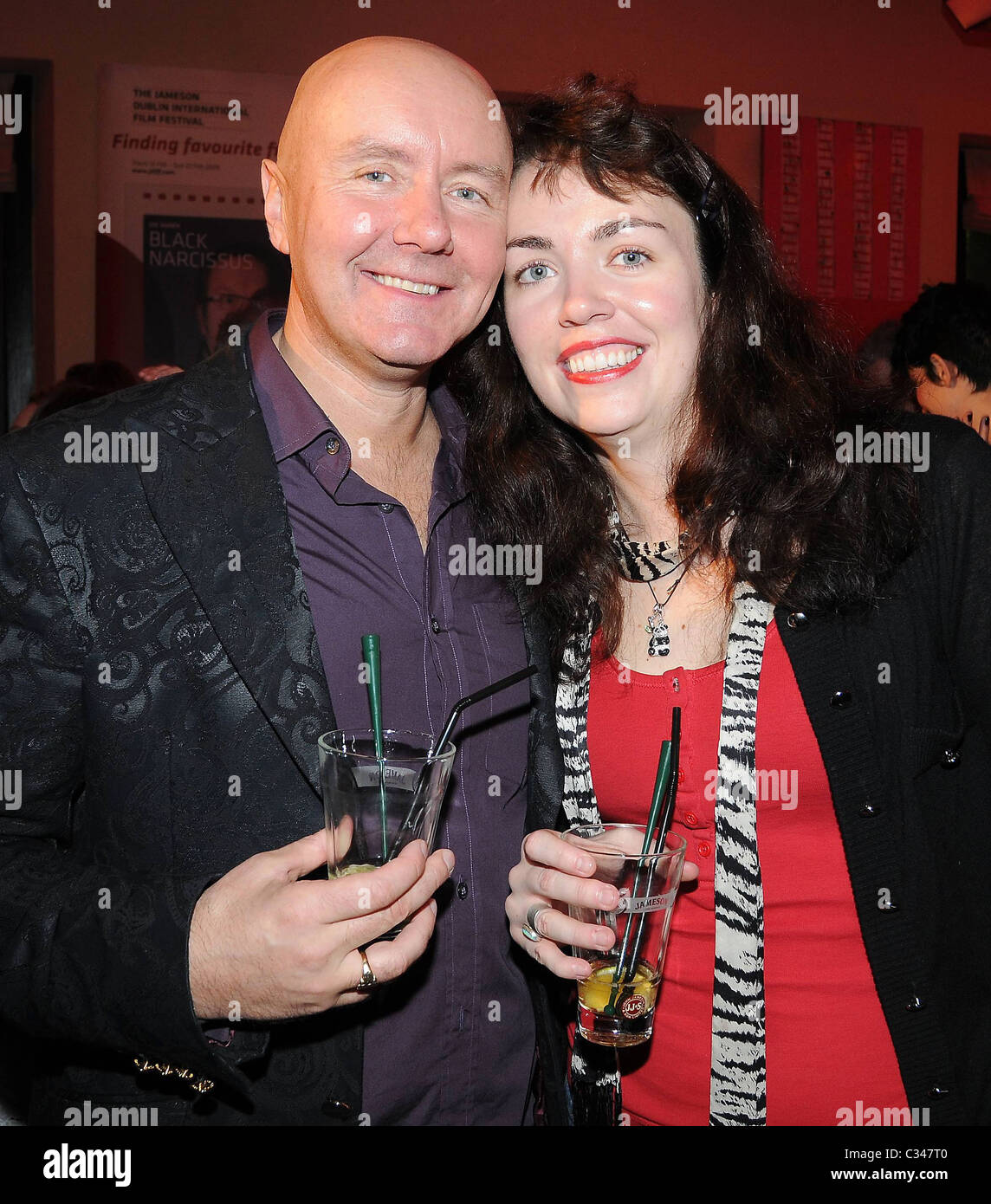 Irvine Welsh, Beth Quinn (moglie) Lancio di Jameson Dublin International  Film Festival presso l' Odeon Dublin, Irlanda Foto stock - Alamy