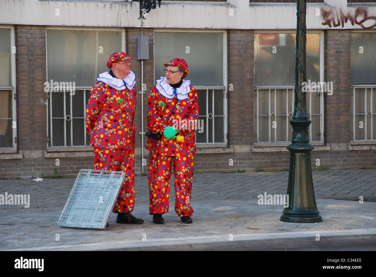 Giovane godendo il carnevale Maastricht Paesi Bassi Foto Stock