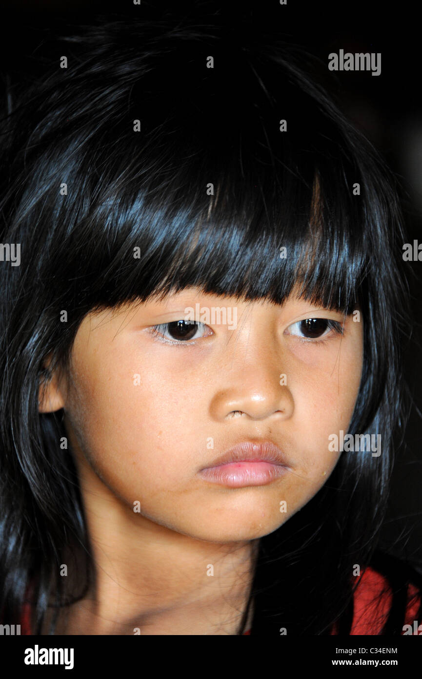 Ritratto di cambogiano di 12 anno vecchia ragazza. Foto Stock