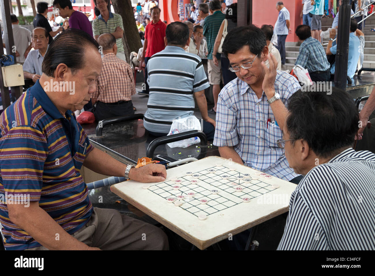 Chinatown, Singapore - gli uomini che giocano a scacchi cinesi 3 Foto Stock