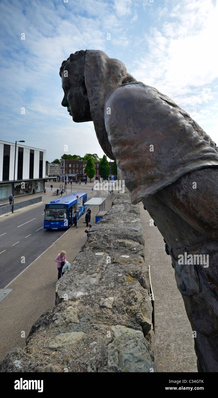 Southampton mura statua in bronzo di John le Fleming Foto Stock