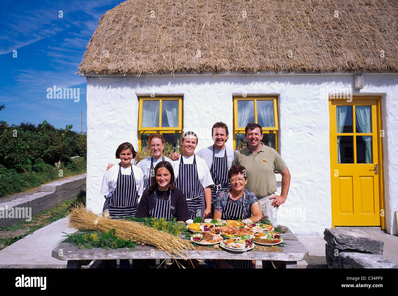 Inishmore,Isole Aran,Aran Island Hotel e il personale Foto Stock