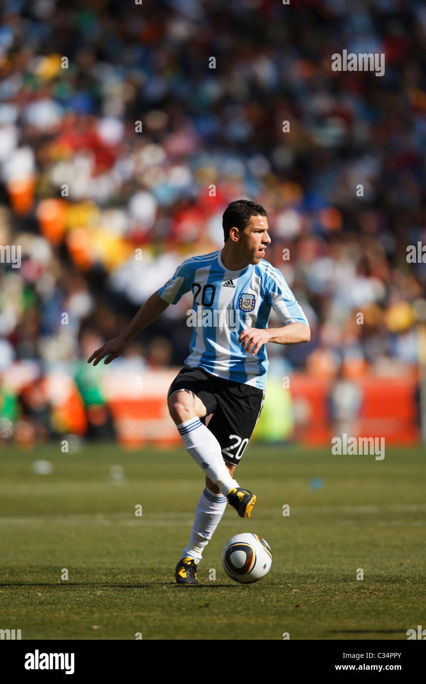 Maxi Rodriguez di Argentina in azione durante una Coppa del Mondo FIFA 2010 partita di calcio contro la Corea del Sud il 17 giugno 2010. Foto Stock