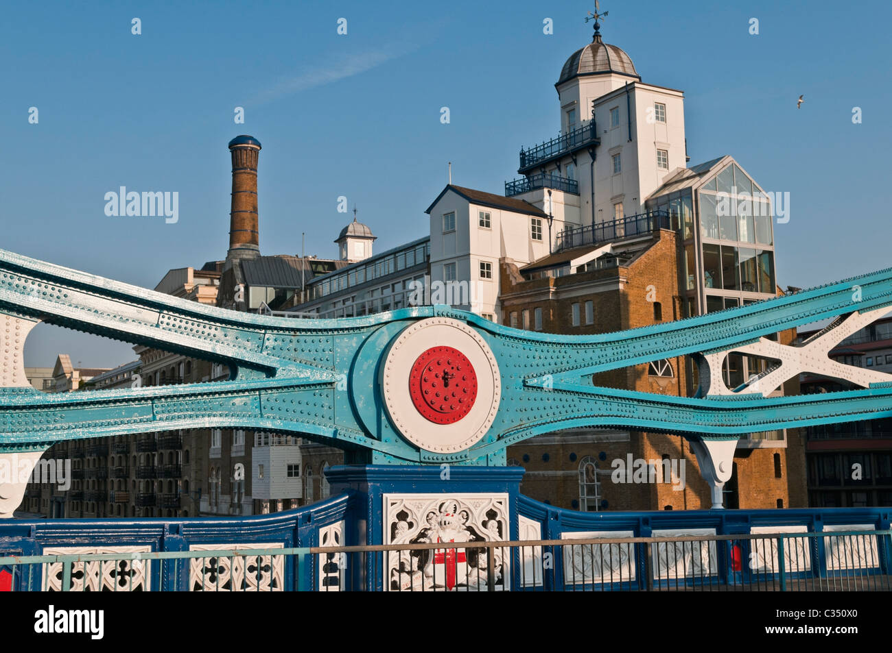 Butlers Wharf e il Tower Bridge London REGNO UNITO Foto Stock