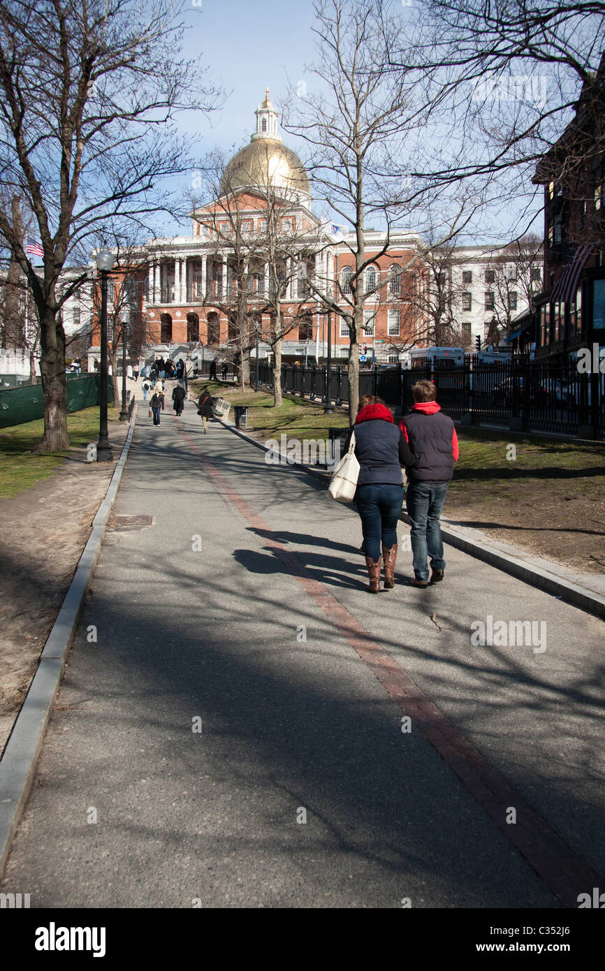 Il sentiero della libertà e il Massachusetts State House di Boston Foto Stock