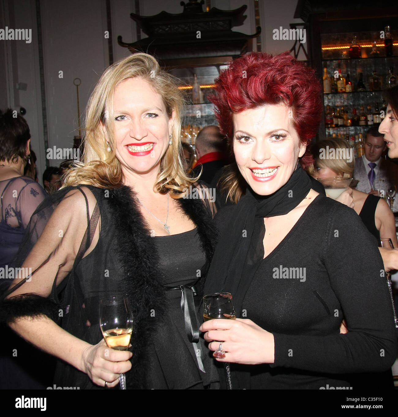 Cleo Rocos, Imogen Edwarde-Jones Book Launch Party per 'In letto con...' a Artesian al Langham - all'interno di Londra, Inghilterra - Foto Stock