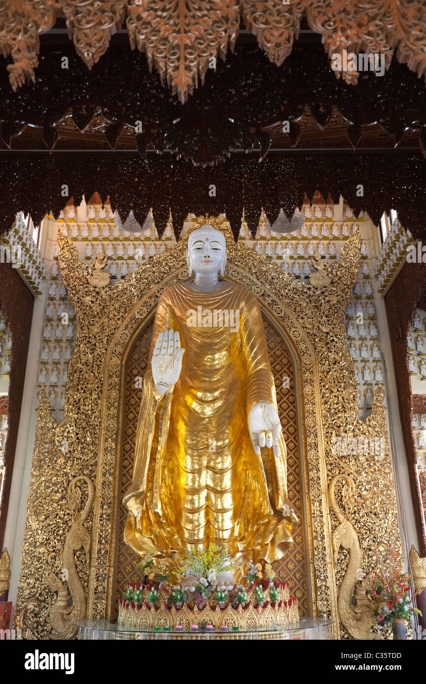 Dhammikarama Tempio birmano in Penang, Malaysia- Buddha gigante Foto Stock