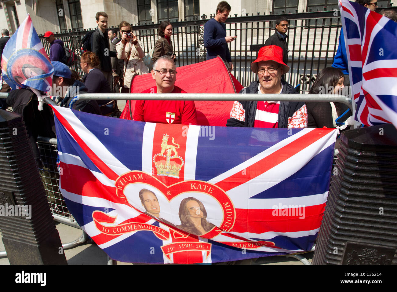 Royal Wedding fanatici camp sulle strade di Westminster in anticipo delle nozze reali del principe William e Kate Middleton. Foto Stock