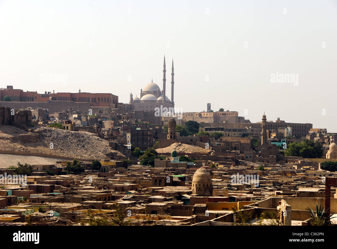 Muhammad Ali moschea dalla città dei morti - Cairo, Egitto inferiore Foto Stock