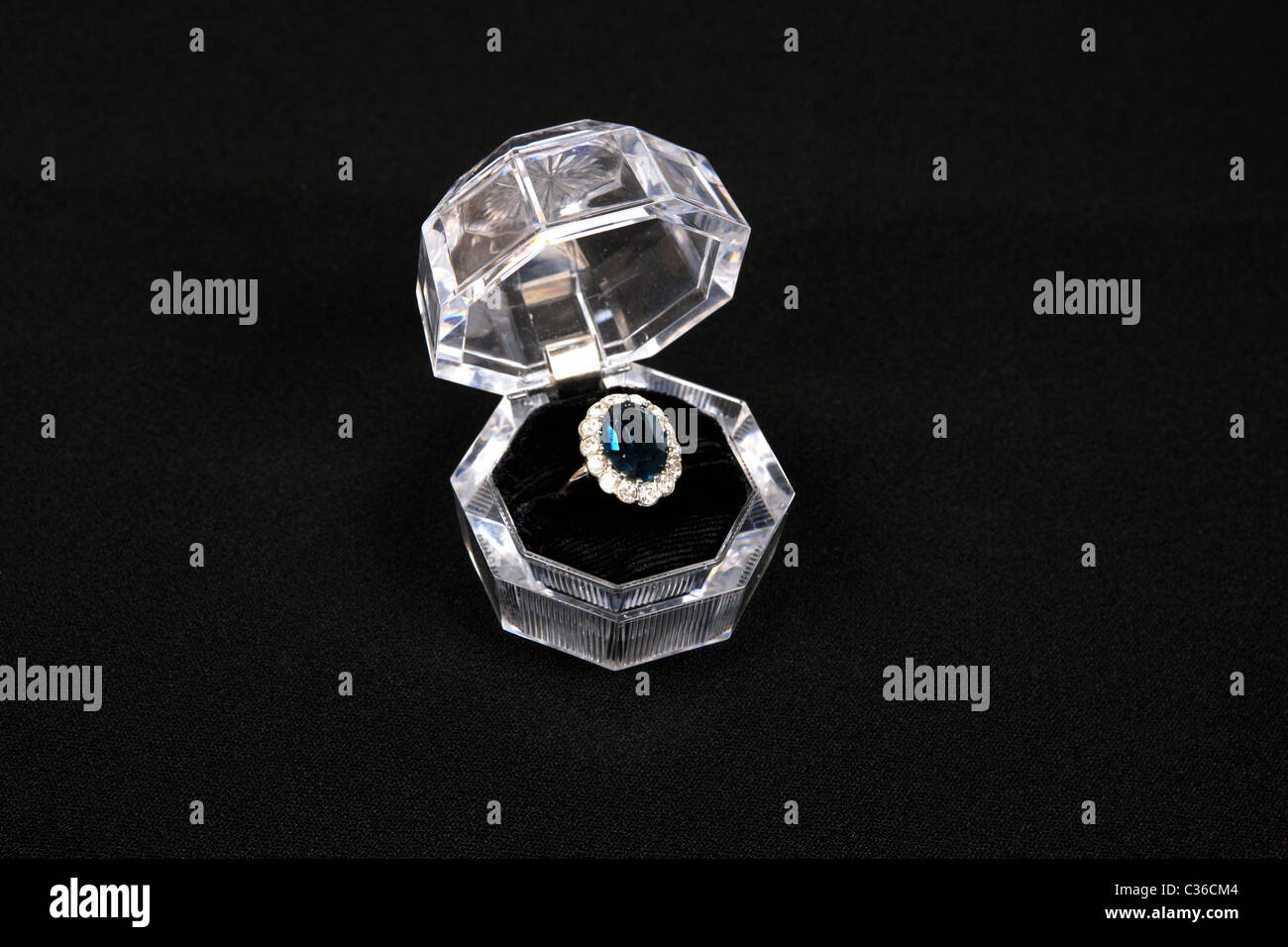 Copia della Principessa Diana's anello di fidanzamento - Vedere la descrizione Foto Stock