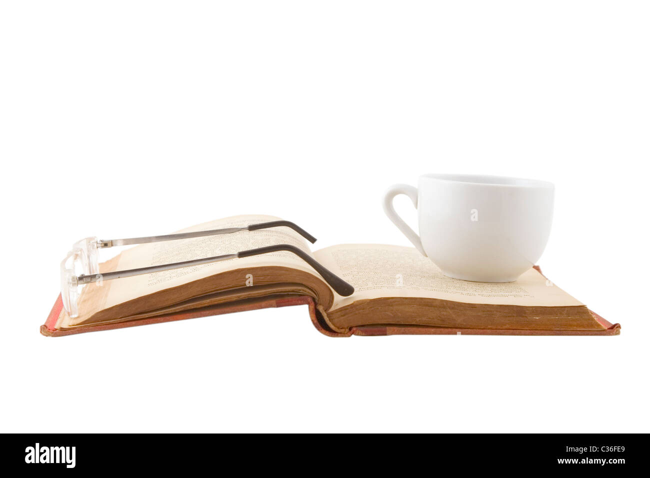 Pausa studio con tazza di caffè su sfondo bianco Foto Stock