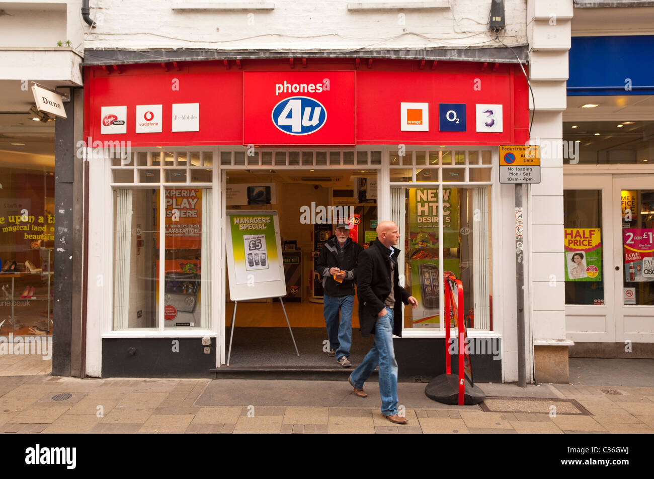 I telefoni 4u mobile phone shop store in Cambridge , Cambridgeshire , Inghilterra , Inghilterra , Regno Unito Foto Stock