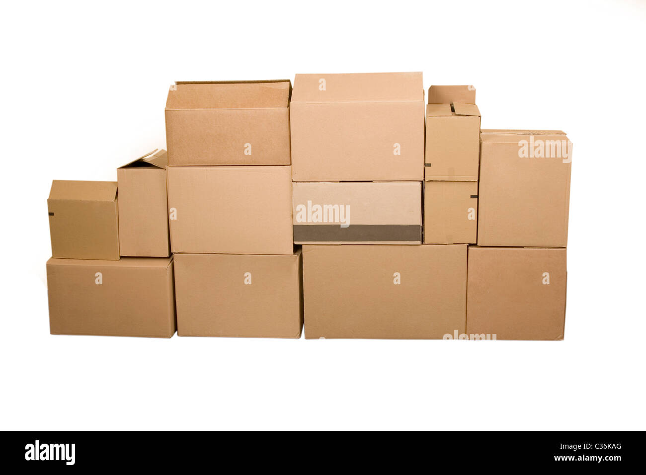 Brown diverse scatole di cartone disposti in pila Foto Stock