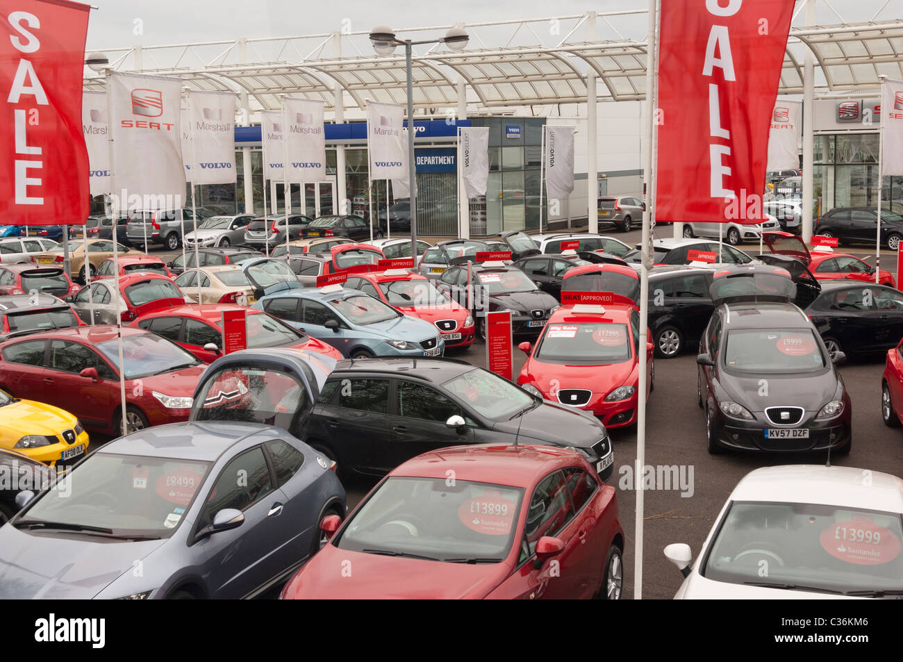 Vendita auto immagini e fotografie stock ad alta risoluzione - Alamy