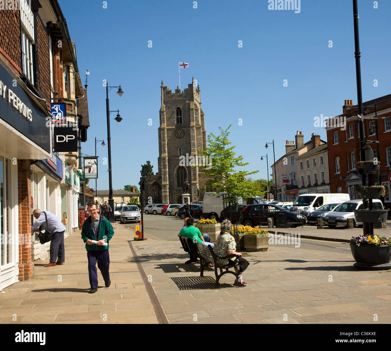 La collina di mercato e la Basilica di San Pietro Sudbury Suffolk in Inghilterra Foto Stock