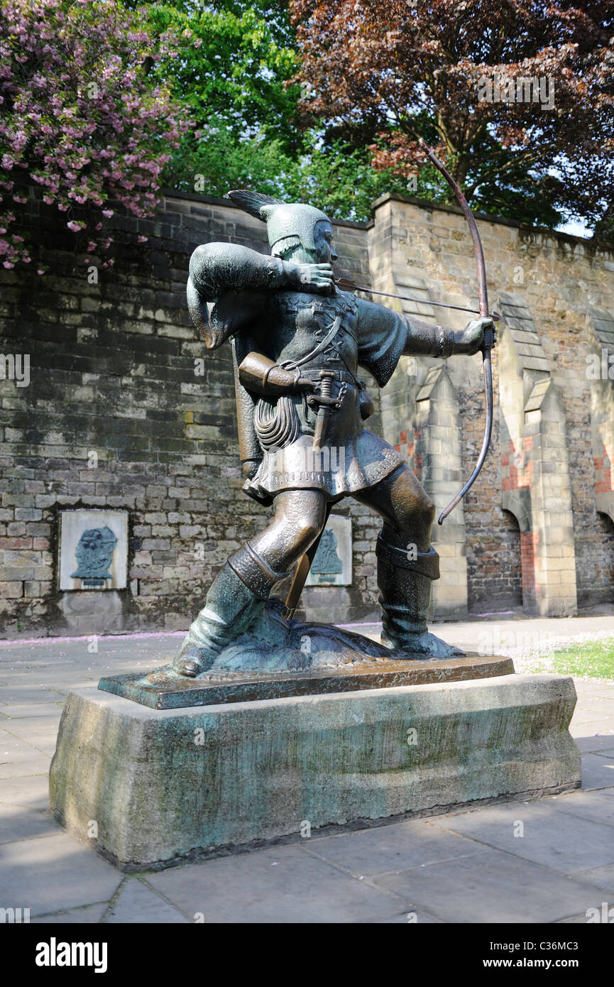 Foto di stock di Robin Hood statua in Nottingham. Foto Stock