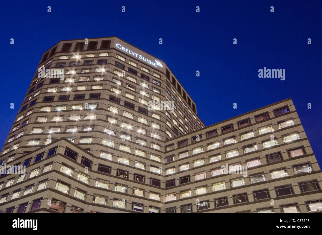 Canary Wharf di notte , Credit Suiss Edificio, London, Regno Unito Foto Stock