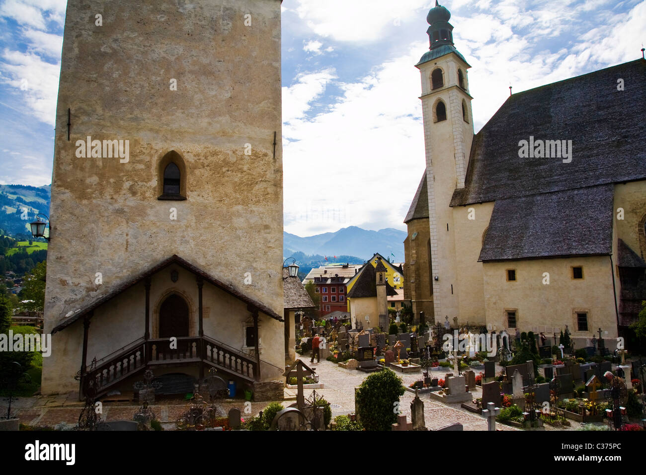La chiesa parrocchiale (Pfarrkirchie San Andreas) costruito 1435 - 1506 in Kitzbuhel Austria. Foto Stock