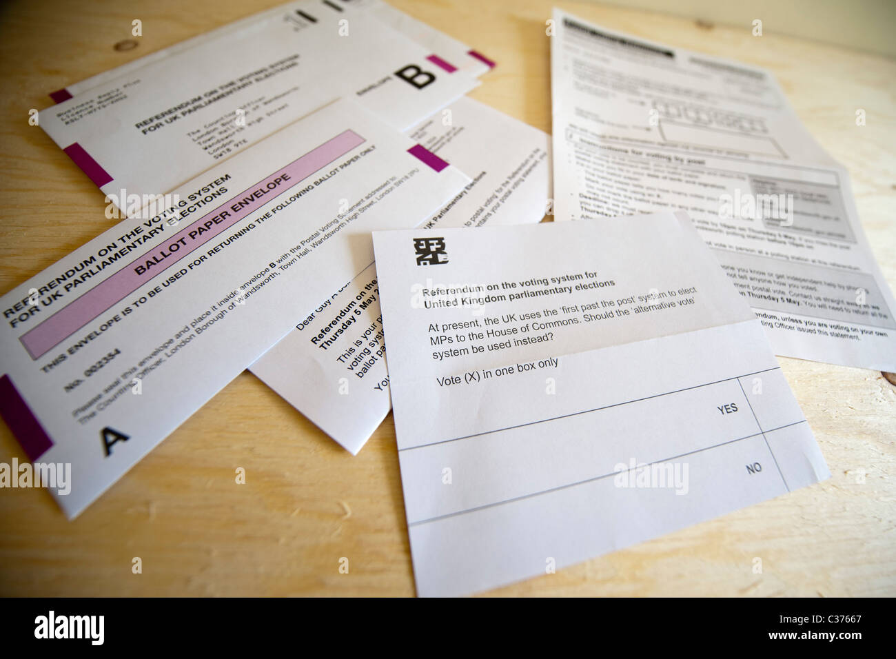 Il referendum sul sistema di voto per il Regno Unito le elezioni parlamentari si svolgerà presso le stazioni di polarizzazione o per posta il 6 maggio Foto Stock