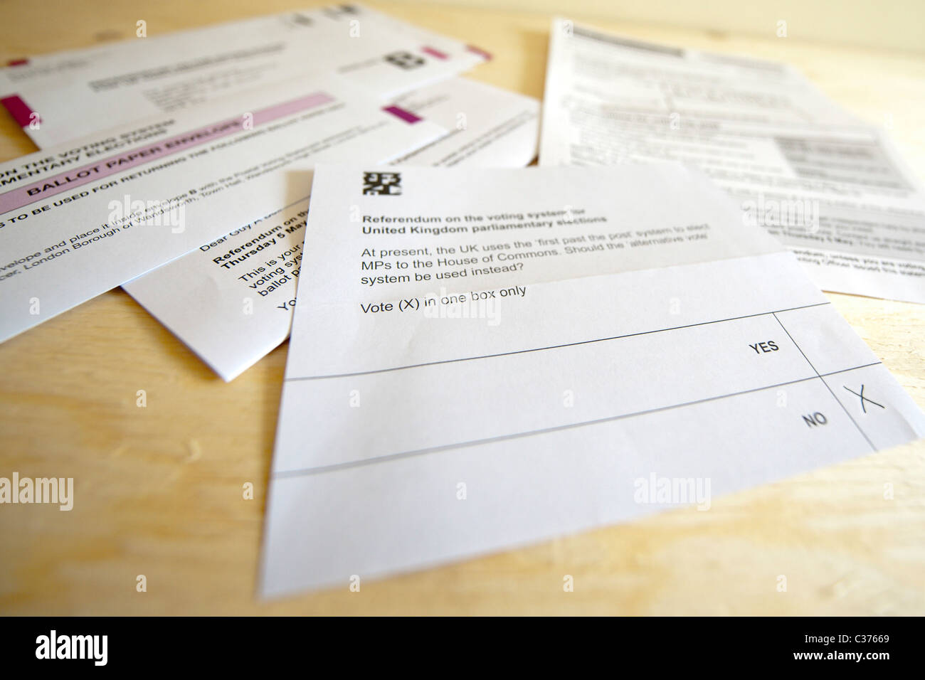 Il referendum sul sistema di voto per il Regno Unito le elezioni parlamentari si svolgerà presso le stazioni di polarizzazione o per posta il 6 maggio Foto Stock
