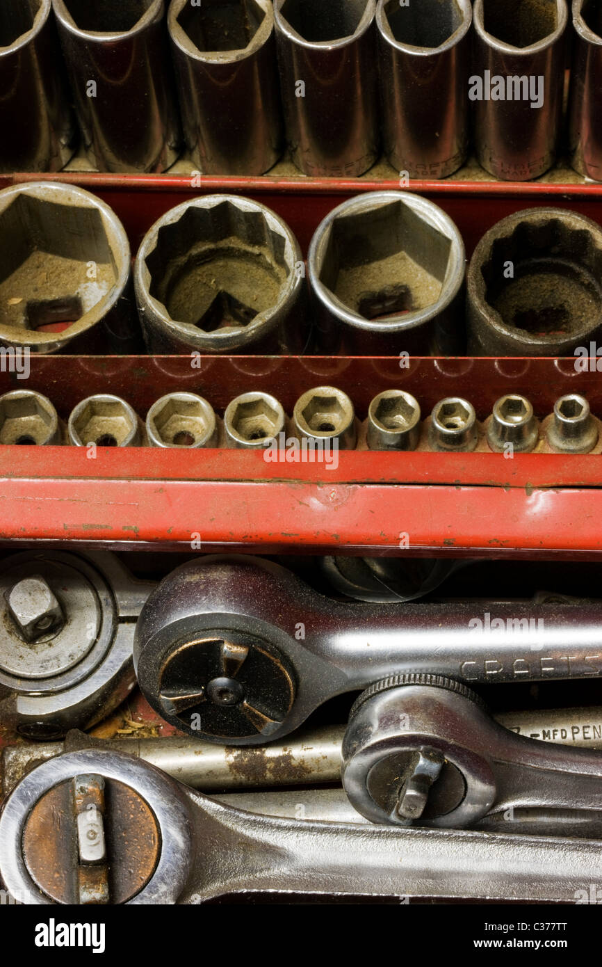 Automotive Attrezzi del meccanico in una cassettiera per utensili Foto  stock - Alamy