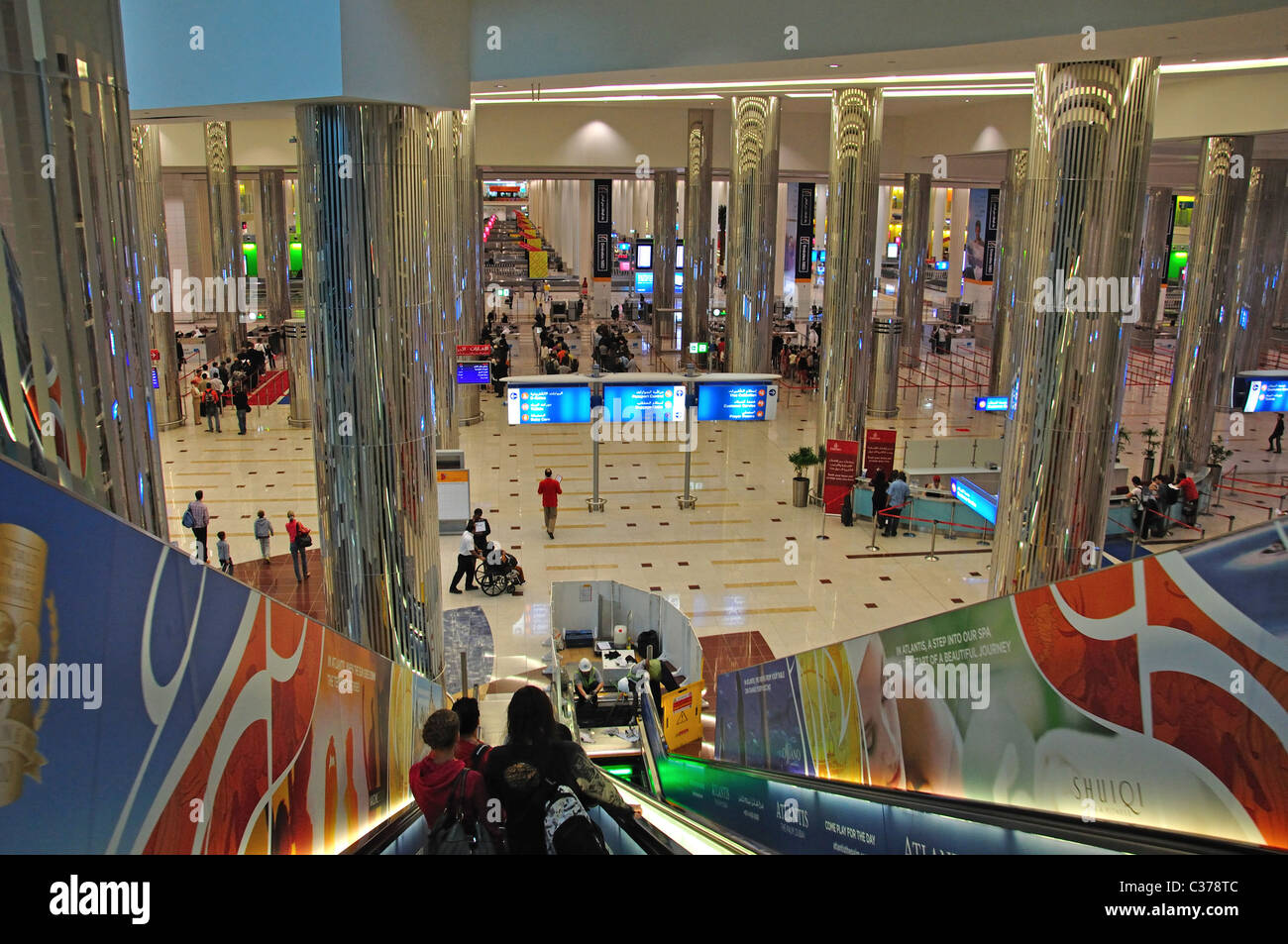 Sala Arrivi, Emirates Terminal 3, l'Aeroporto Internazionale di Dubai, Al Garhoud, Dubai, Emirati Arabi Uniti Foto Stock