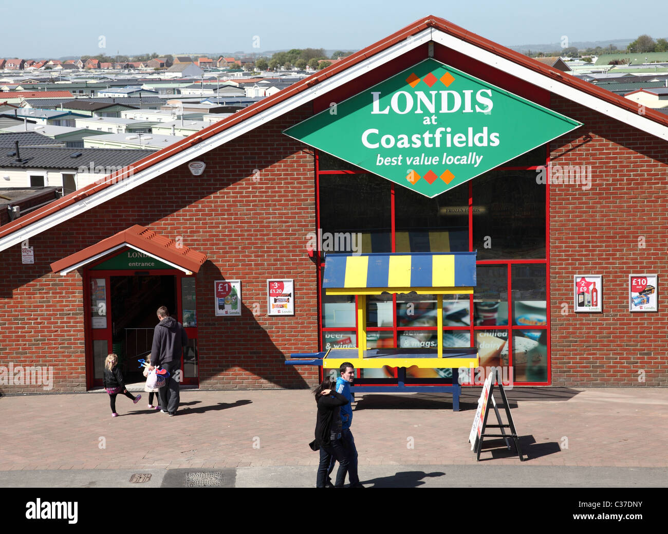 Un Londis convenience store nel Regno Unito Foto Stock