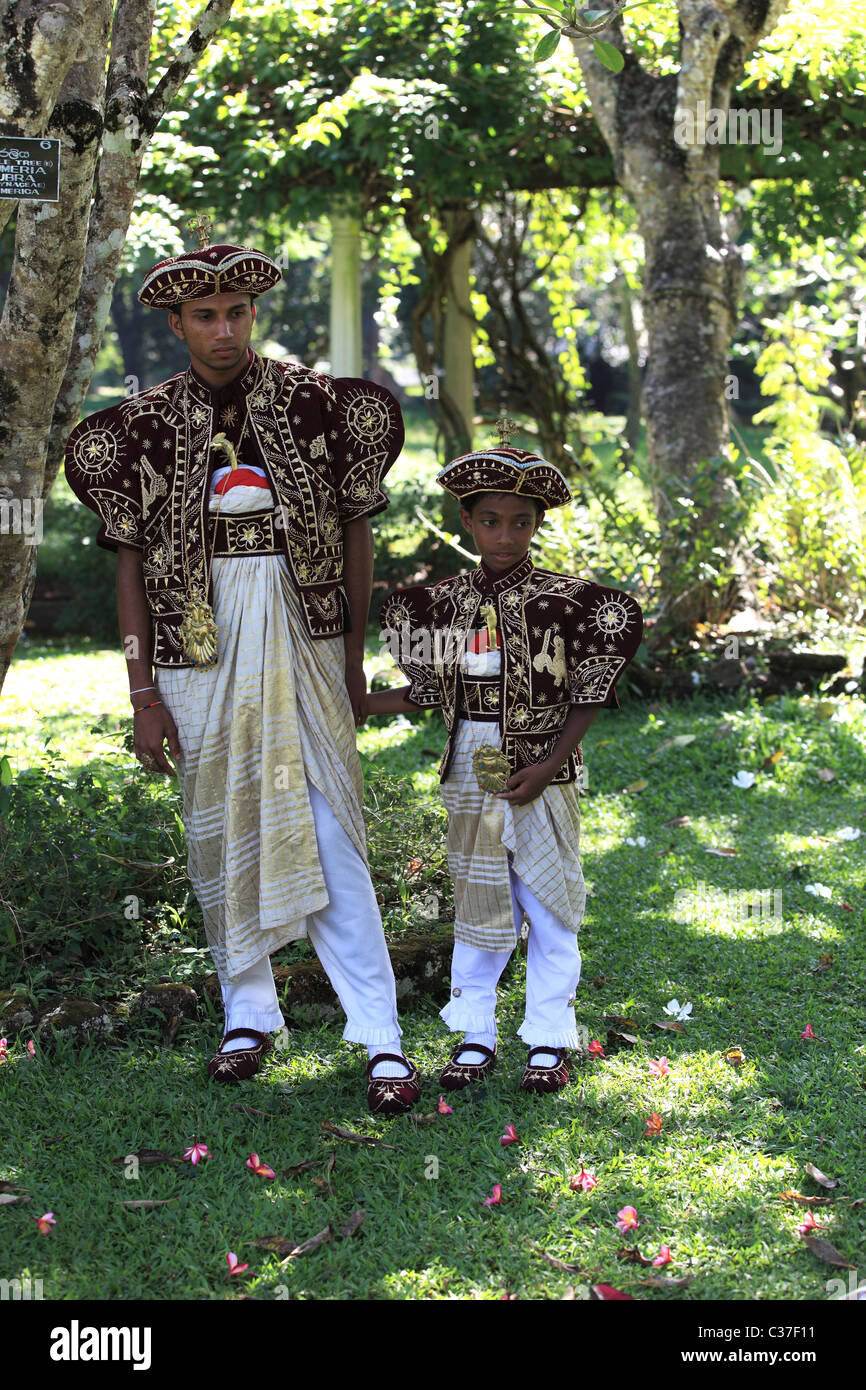 Cerimonia di nozze con abito tradizionale in Sri Lanka asia Foto Stock