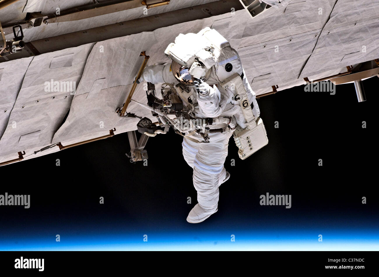 Astronauta Garrett Reisman durante una spacewalk Foto Stock