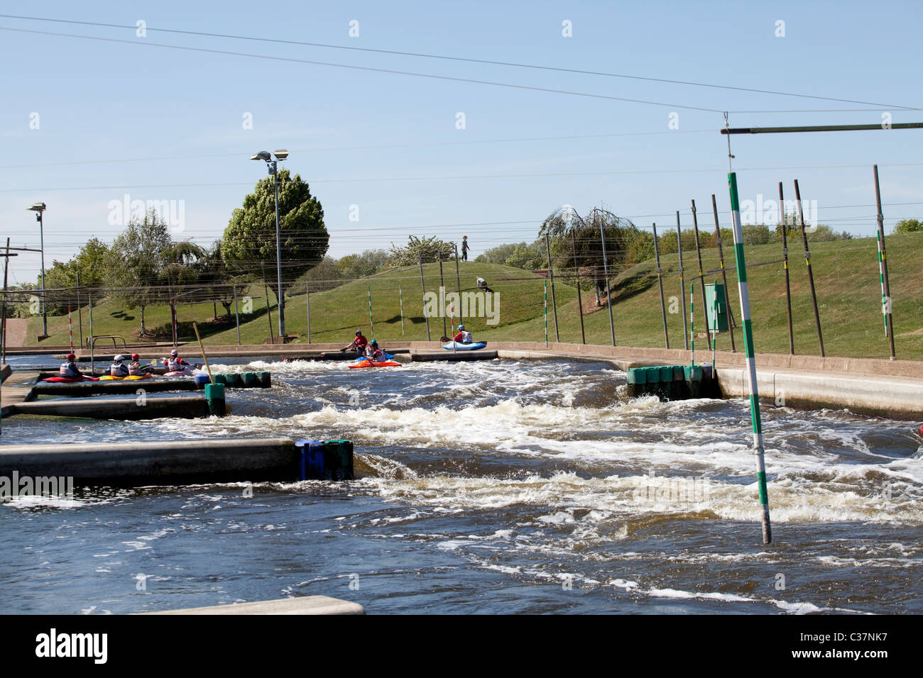 White water rafting a livello nazionale dal centro di sport acquatici, Holme Pierrepoint, Nottingham England Regno Unito Foto Stock