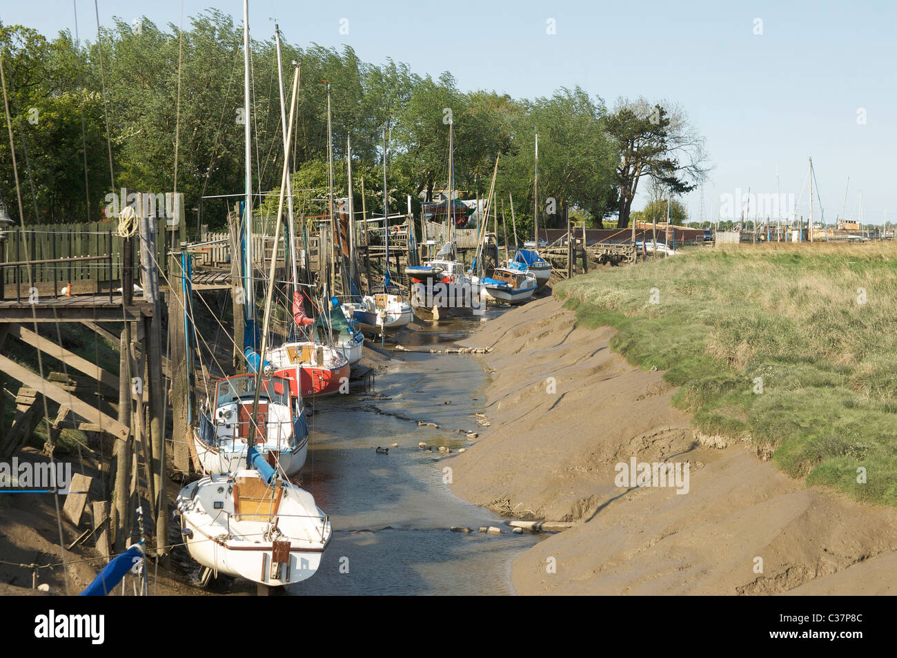 Barche lungo Skippool Creek,Thornton,Lancashire,l'Inghilterra,UK Foto Stock