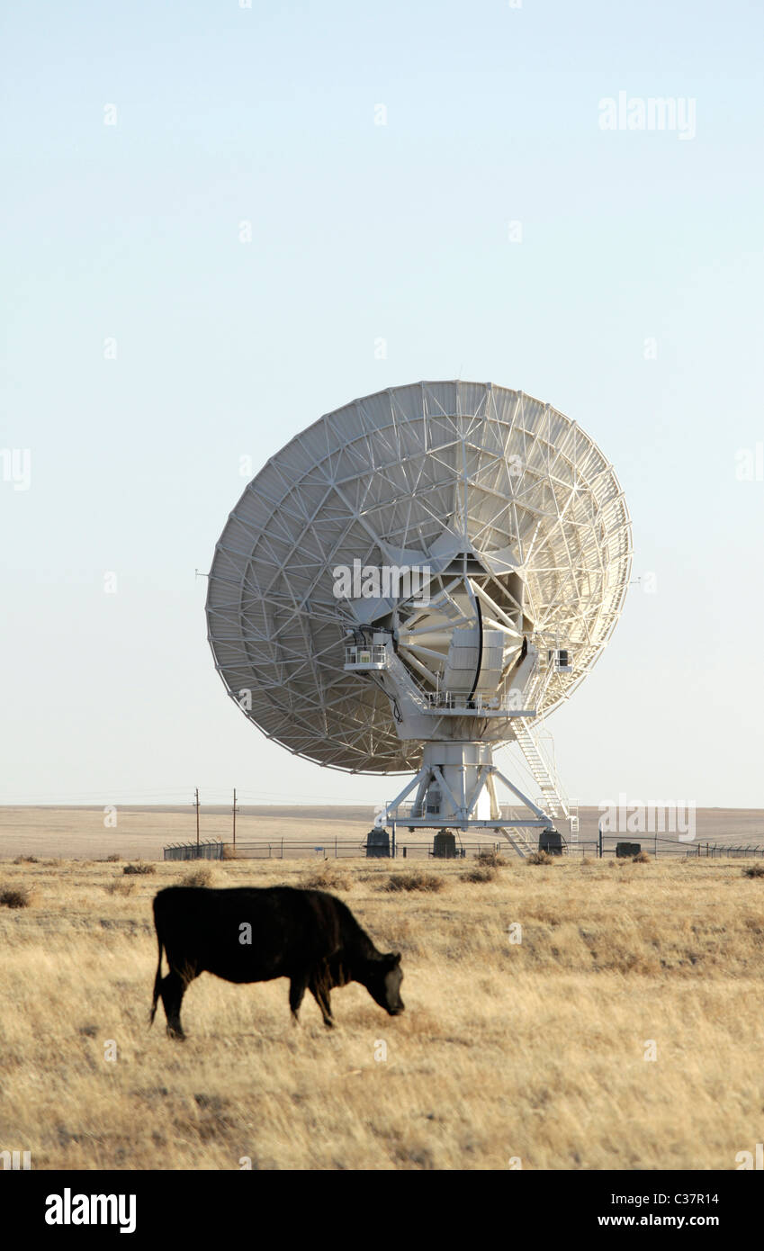 Molto grande schiera (VLA) radio astronomia osservatorio situato nei pressi di Socorro, Nuovo Messico, Stati Uniti d'America. Foto Stock