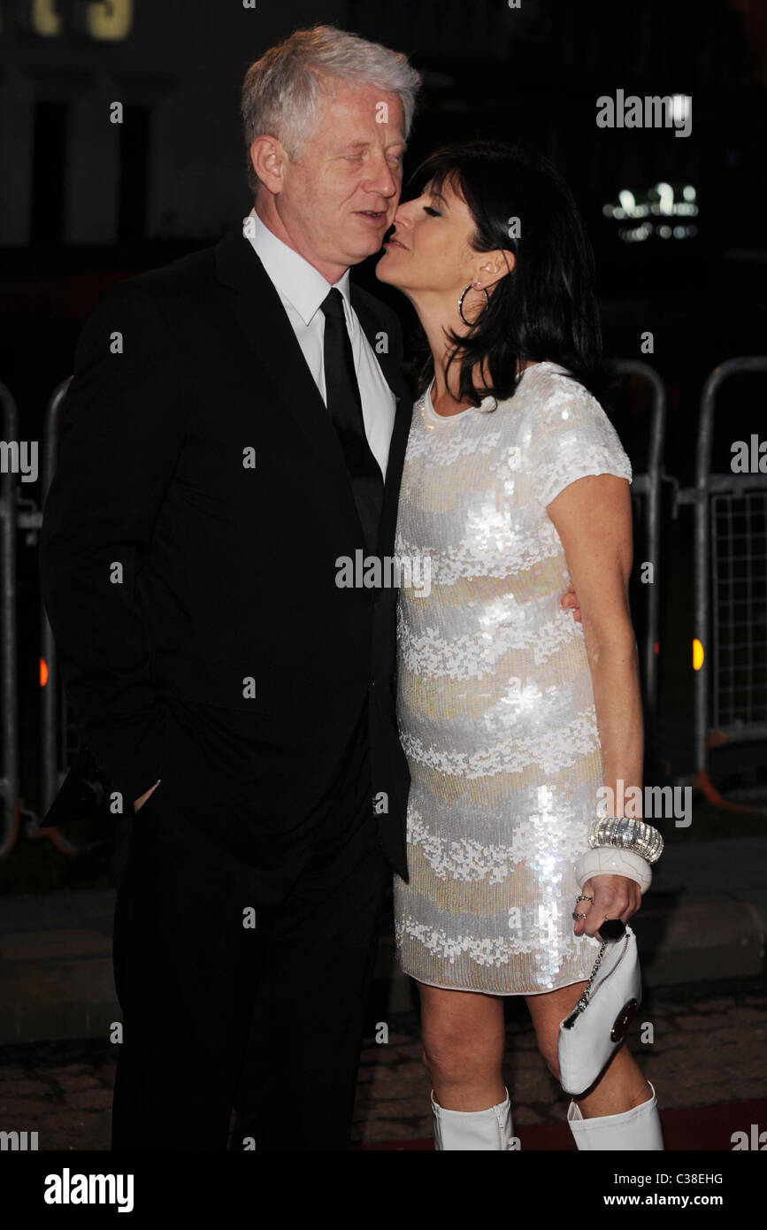 Richard Curtis e Emma Freud prima mondiale di "la barca che ha oscillato" tenutasi presso l' Odeon Leicester Square - Londra arrivi, Foto Stock