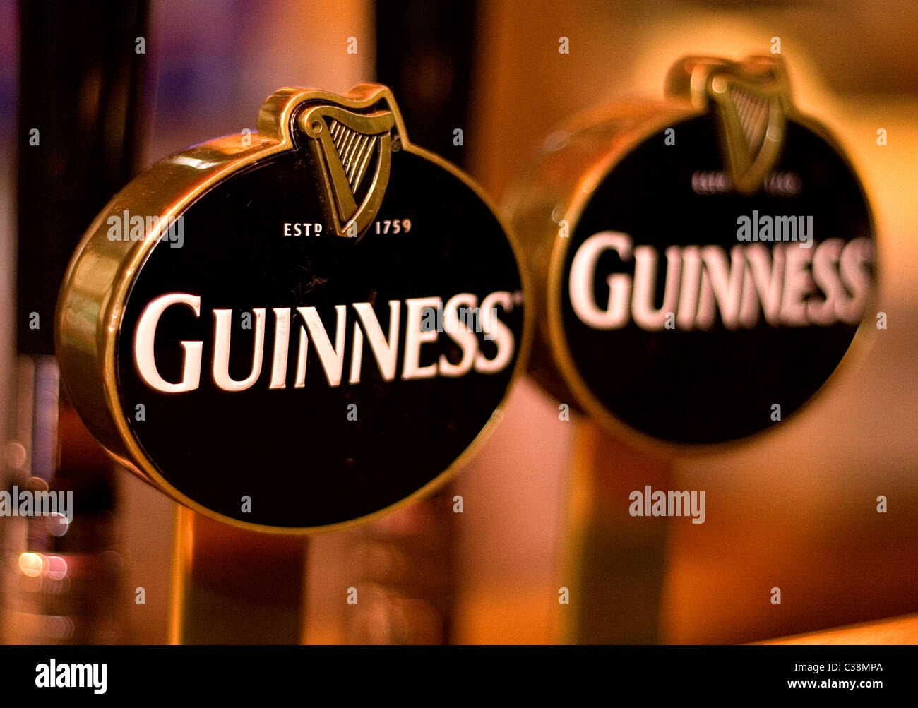 Guinness Irlanda pinta Stout Diageo Bianco Nero irlandese alcool Castlerea Foto Stock