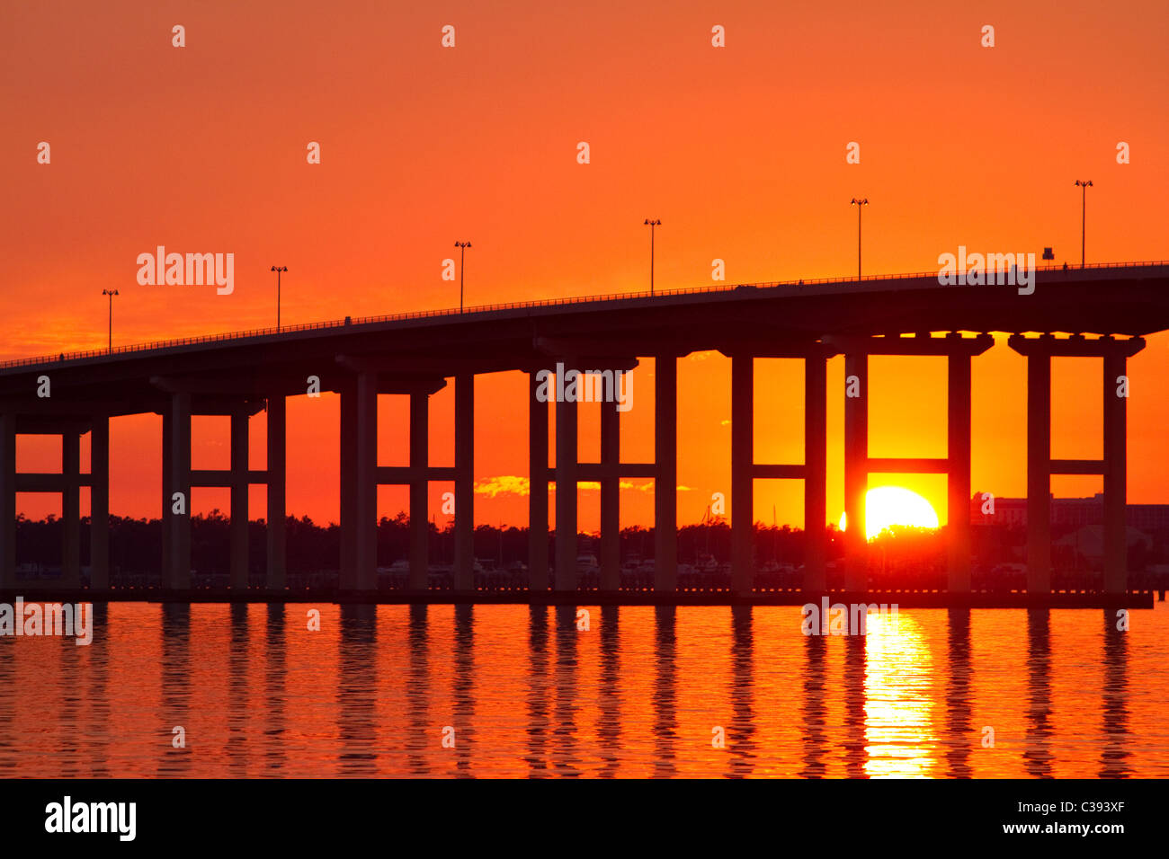 Il Biloxi Bay Bridge porta U.S. Route 90 su Biloxi baia tra Biloxi e Ocean Springs, Mississippi, Stati Uniti d'America. Foto Stock