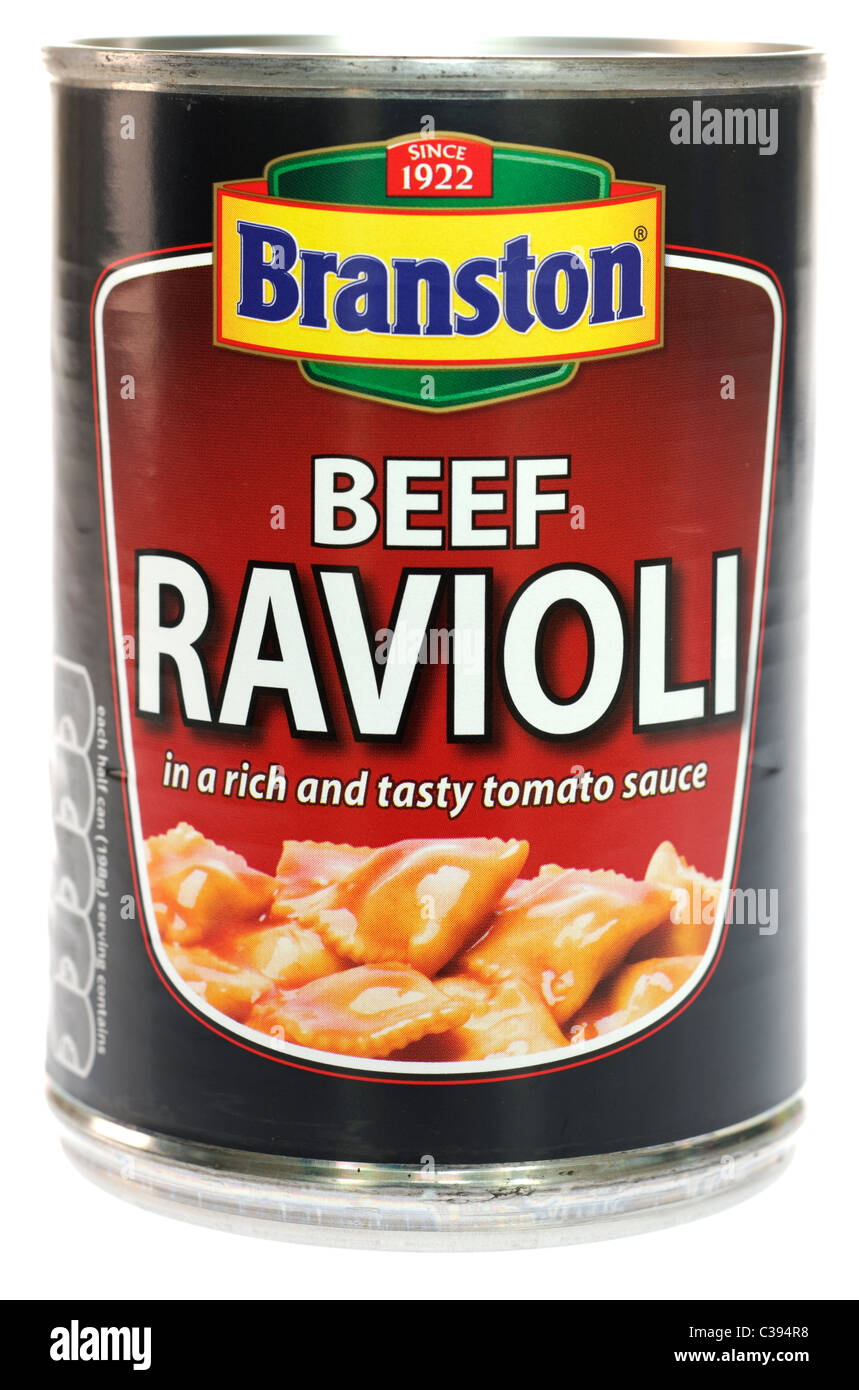 Lo stagno di Branston Ravioli di carne bovina in una ricca salsa di pomodoro Foto Stock
