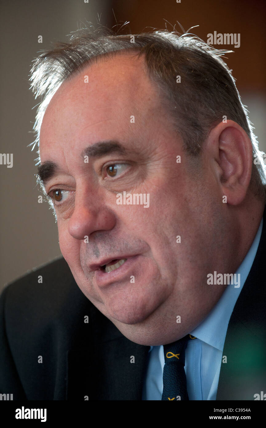SNP leader scozzese e primo ministro Alex Salmond raffigurato in Glasgow 21 Aprile 2011 Foto Stock