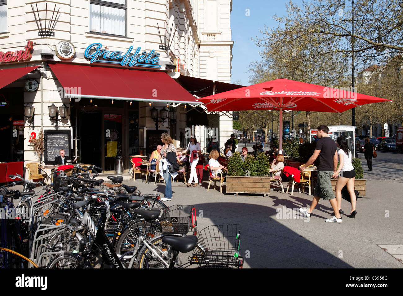 Berlino, marciapiede ristorante e cafè Graffiti al Adenauerplatz, parte del Kurfuerstendamm. Ue/DE/DEU/ Germania/ Capitol Foto Stock