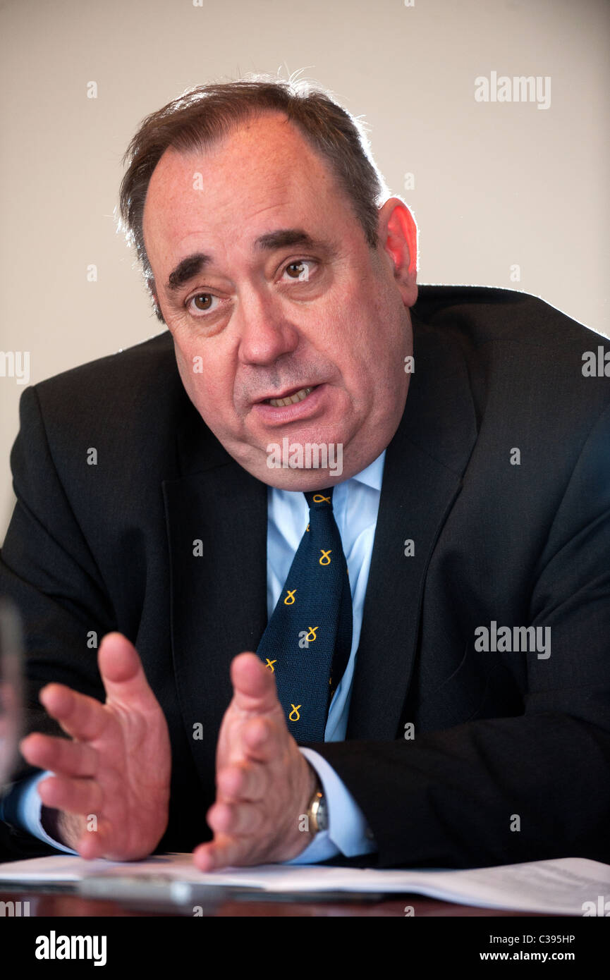 SNP leader scozzese e primo ministro Alex Salmond raffigurato in Glasgow 21 Aprile 2011 Foto Stock