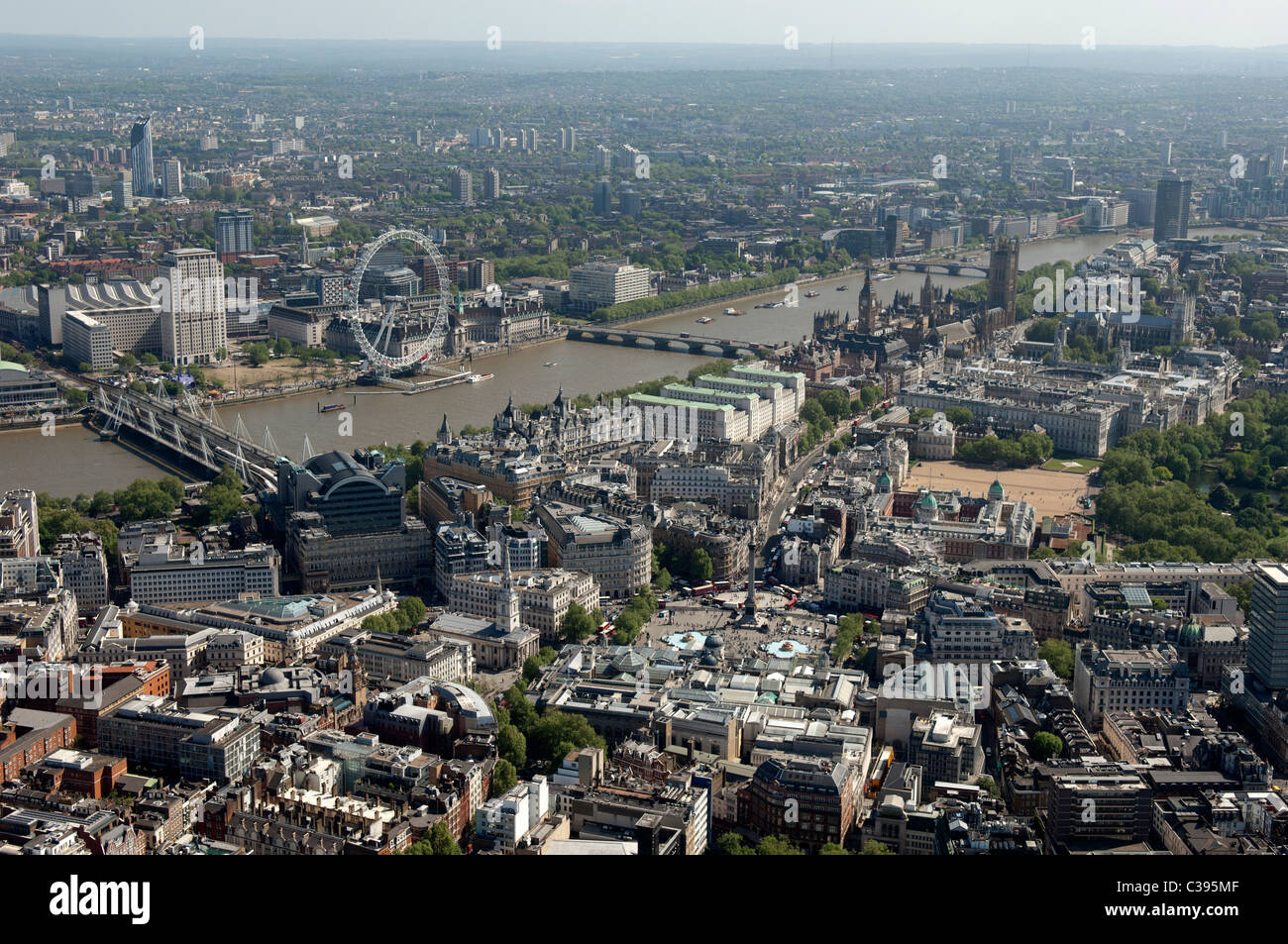 Trafalgar Square di Westminster a Londra come si vede dall'aria. Foto Stock