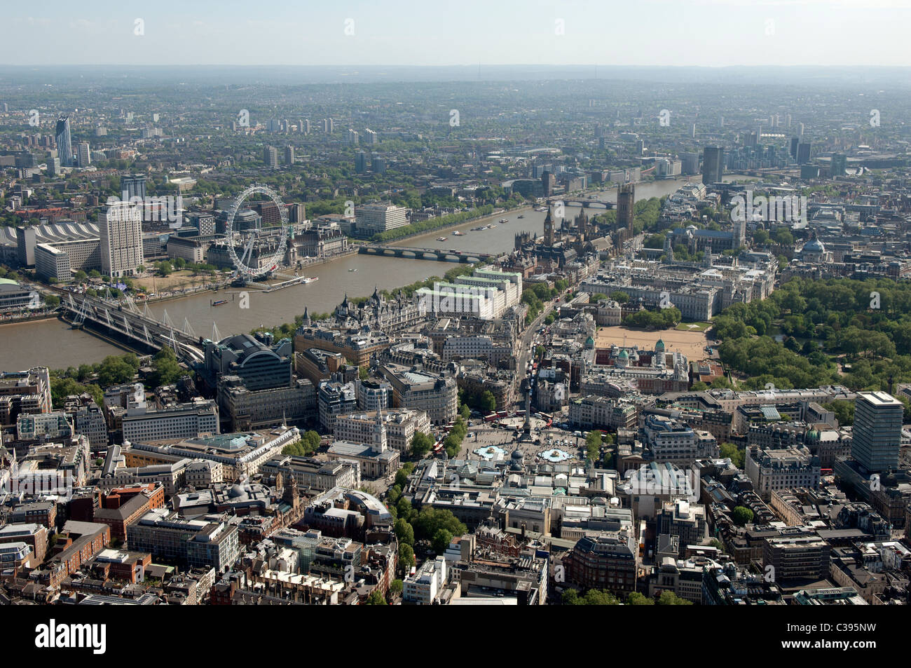 Trafalgar Square di Westminster a Londra come si vede dall'aria. Foto Stock